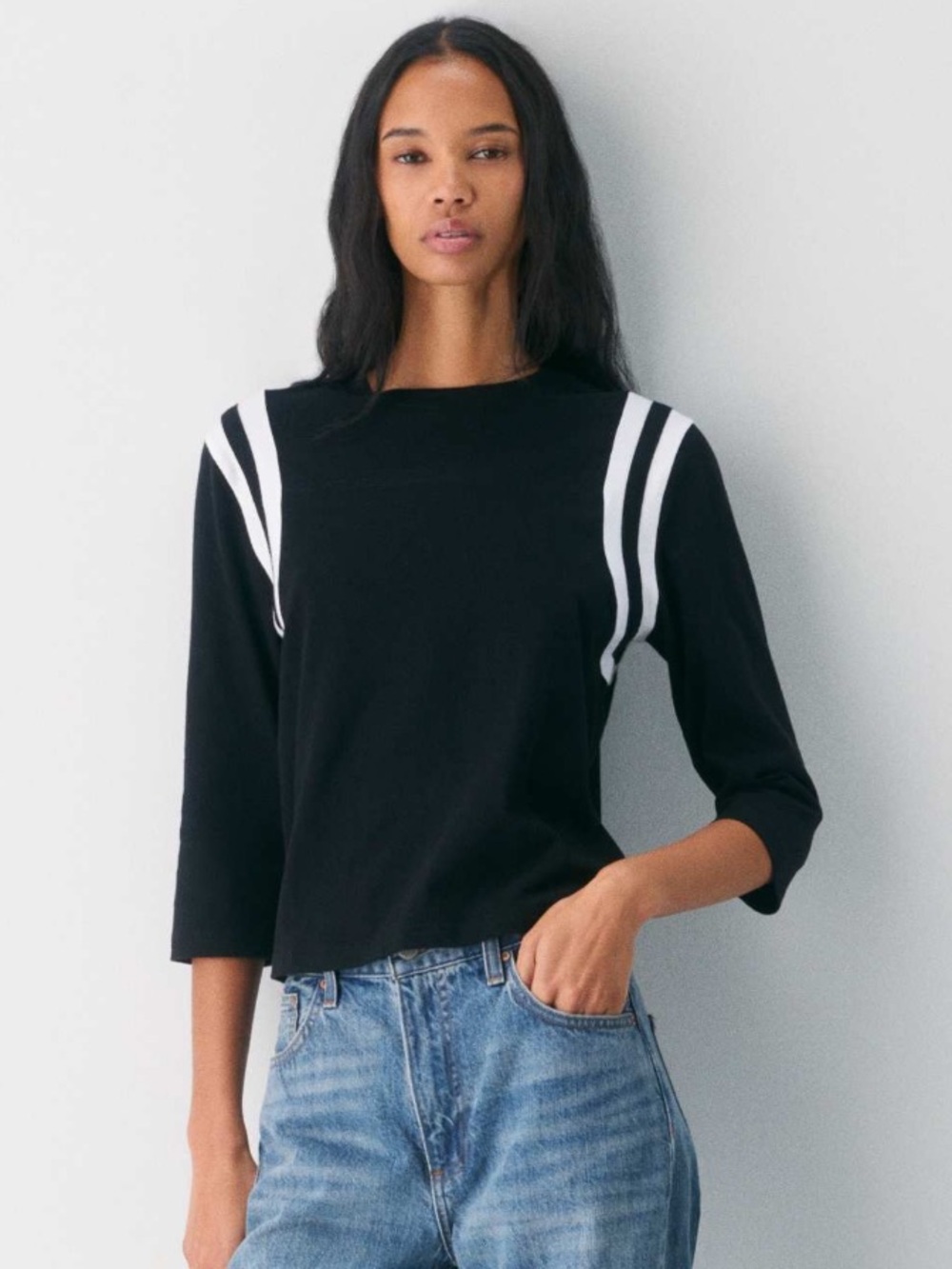 ARITZIA BASEBALL TEE